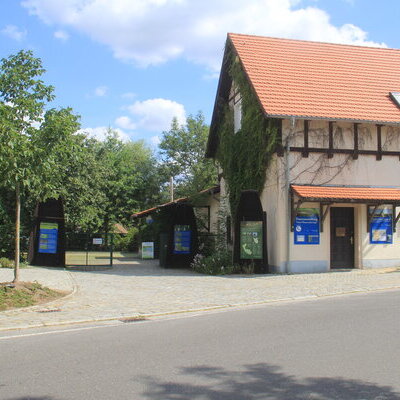 Ansicht zum Fachwerkhaus in dem die Ausstellung der Biosphäre stattfindet.