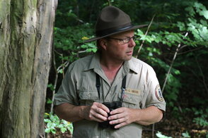 Mit einem Ranger durch den herbstlichen Buchenhain, Foto: Carolin von Prondzinsky, Lizenz: Naturschutzfonds Brandenburg